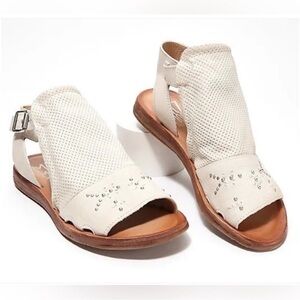 MIZ MOOZ NWOT—Fifi leather boho open toe sandals- size 37/ 6.5
